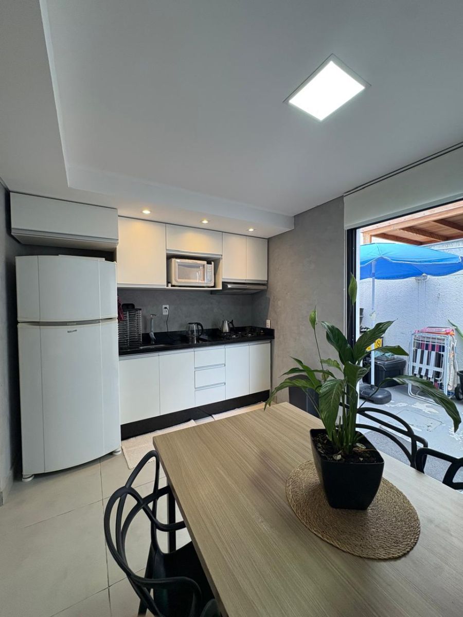 Sobrado - Venda - Rio Pequeno - Camboriu - SC